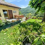 Vila Exclusive Spoleto Country Park Pool Park Activities Mountain View Sleeps 28 Acquaiura