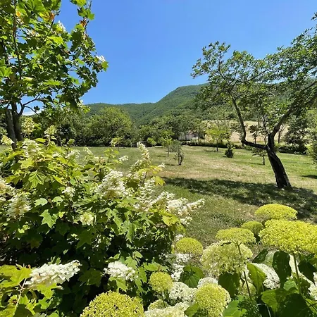 Villa Exclusive Spoleto Country Park Pool Park Activities Mountain View Sleeps 28 Acquaiura