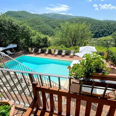 Villa Exclusive Spoleto Country Park Pool Park Activities Mountain View Sleeps 28 Acquaiura