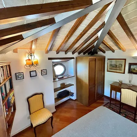 Spoleto Country Park Sleeps 30 애쿠아이우라