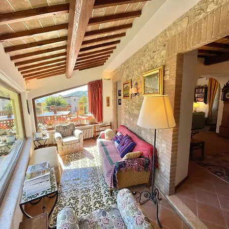 Spoleto Country Park Sleeps 30 애쿠아이우라